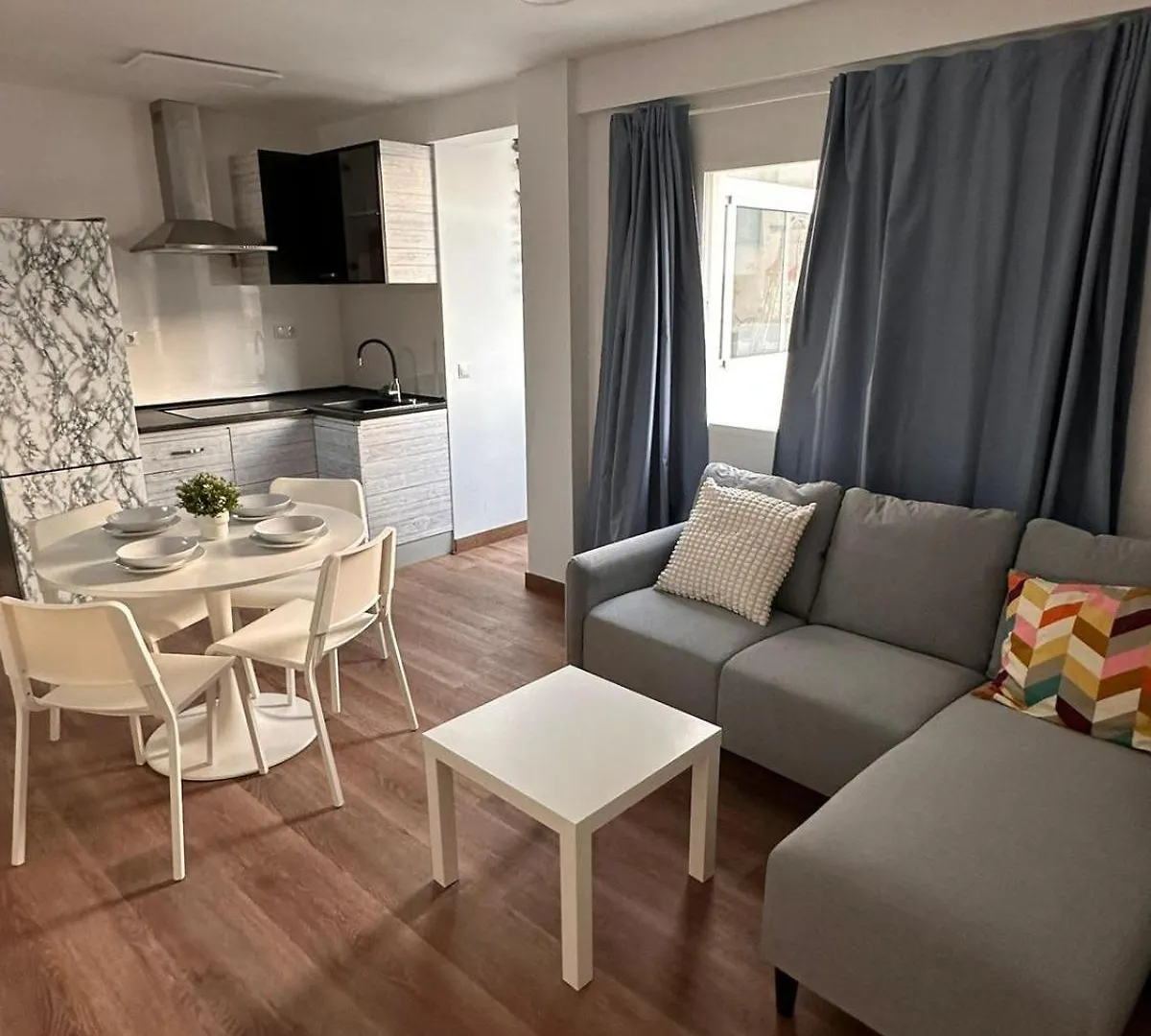 Almeria City Center Home Apartmán